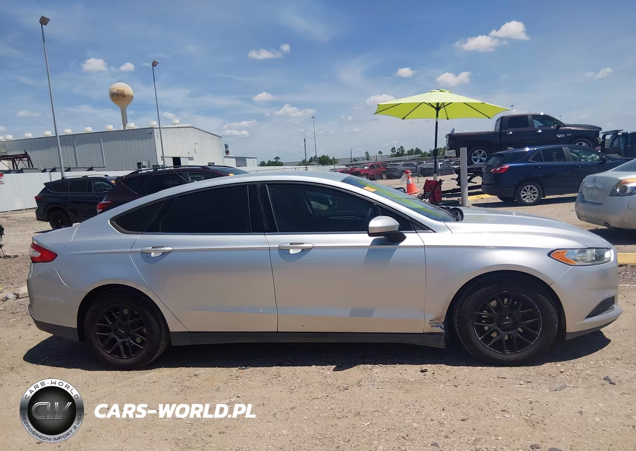 2013 Ford Fusion S VIN:3FA6P0G74DR272846 - 13