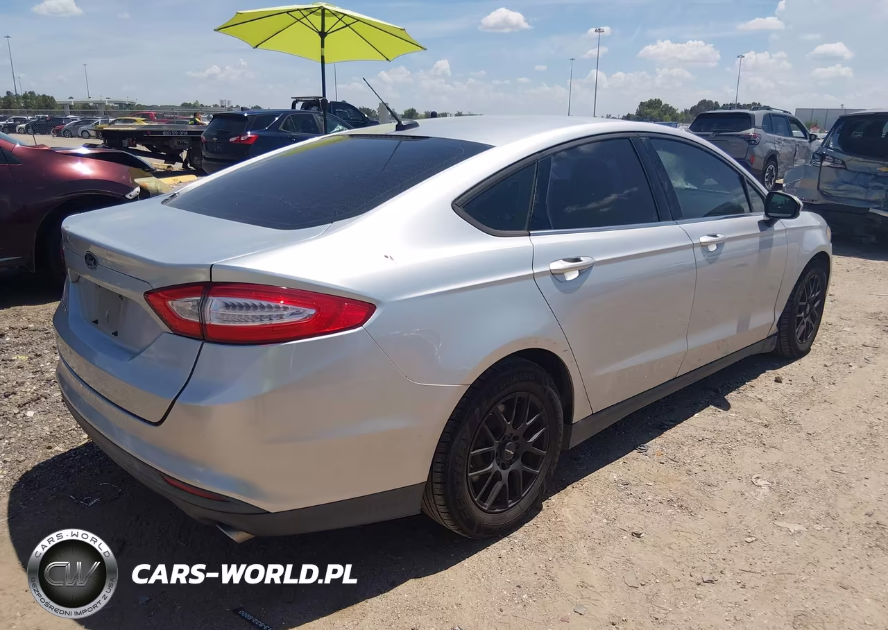 2013 Ford Fusion S VIN:3FA6P0G74DR272846 - 4