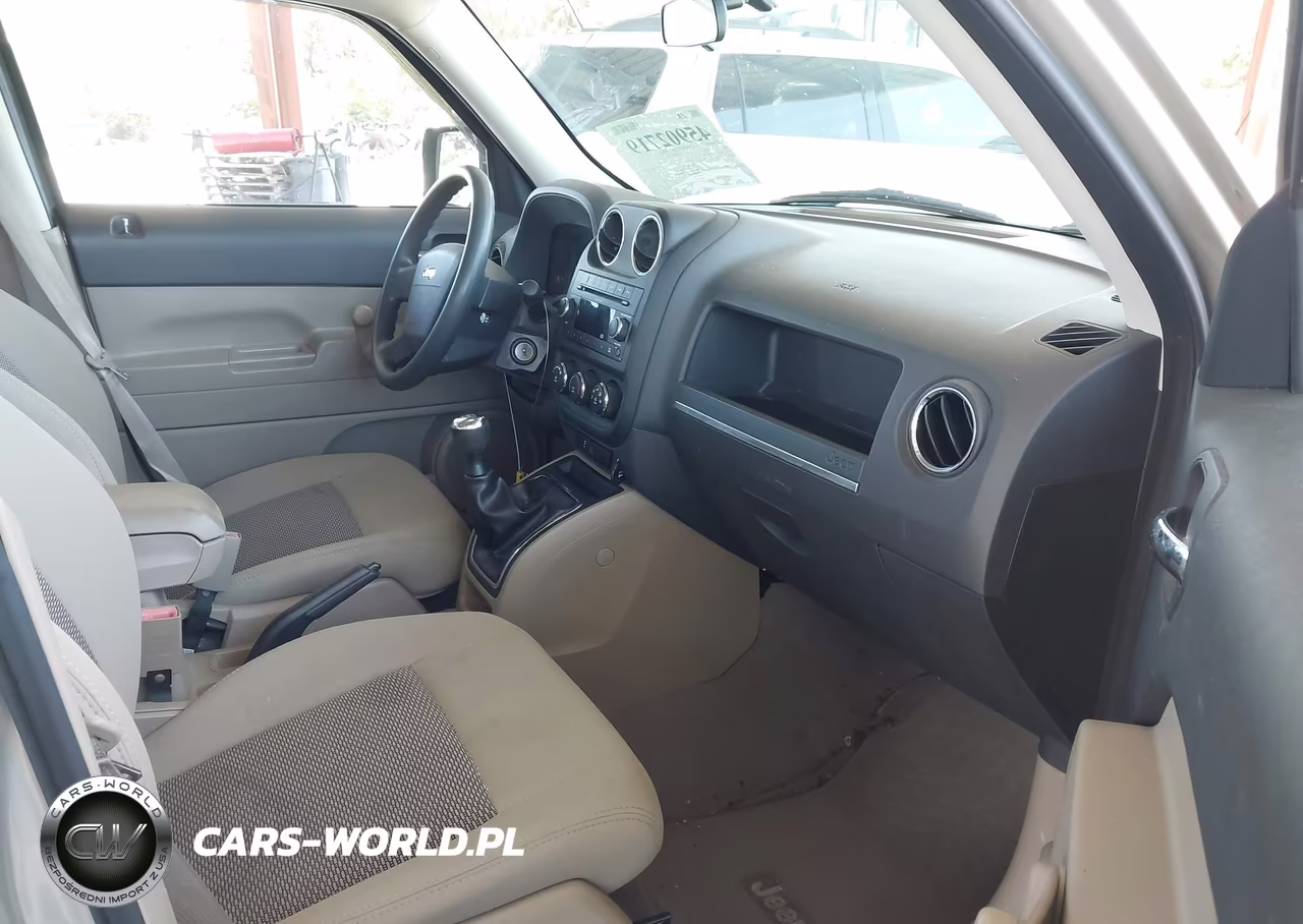 2010 Jeep Patriot Sport VIN:1J4NT2GB0AD582847 - 5