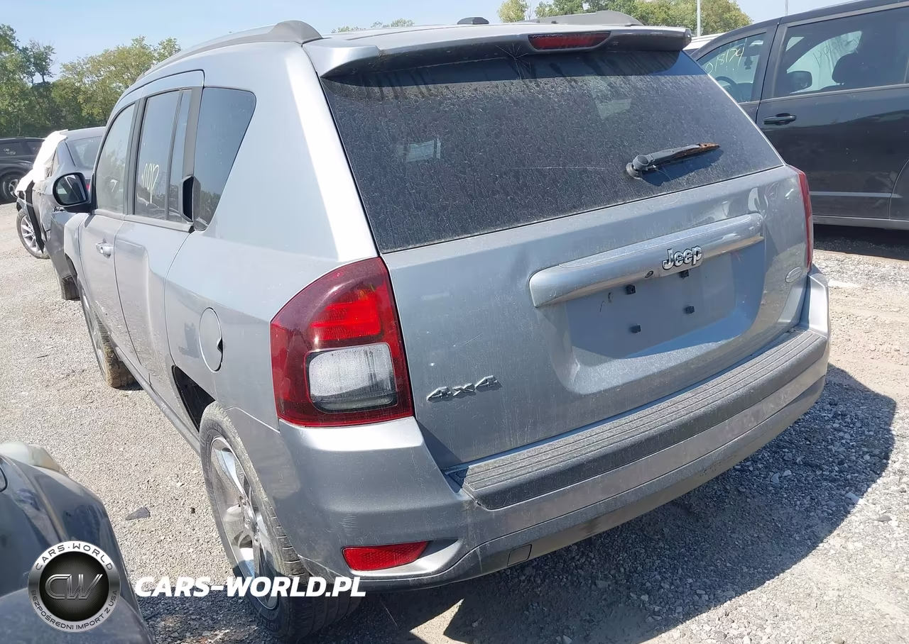 2014 Jeep Compass Latitude VIN:1C4NJDEB3ED765627 - 3