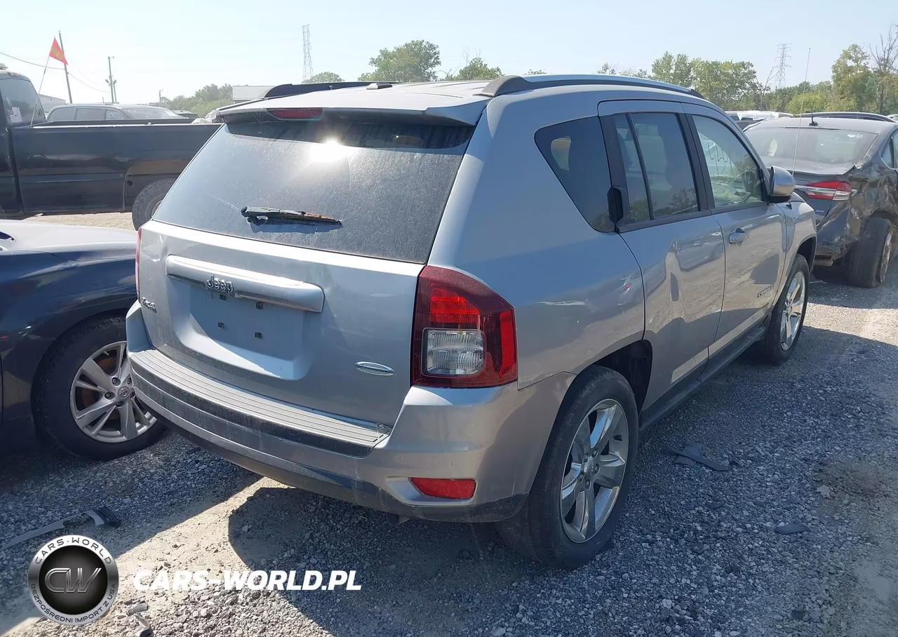 2014 Jeep Compass Latitude VIN:1C4NJDEB3ED765627 - 4