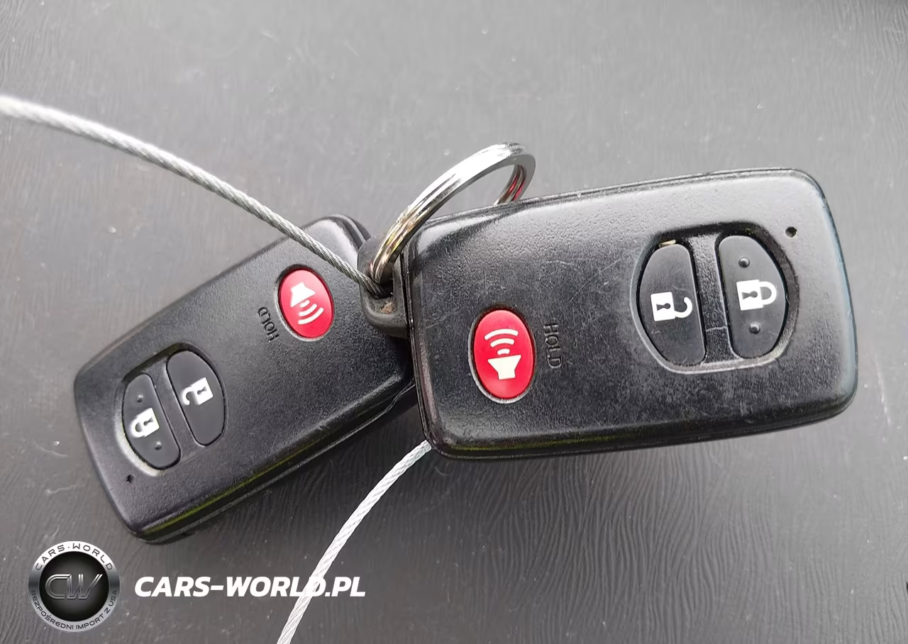 2013 Toyota Prius Two VIN:JTDKN3DU9D5581113 - 11