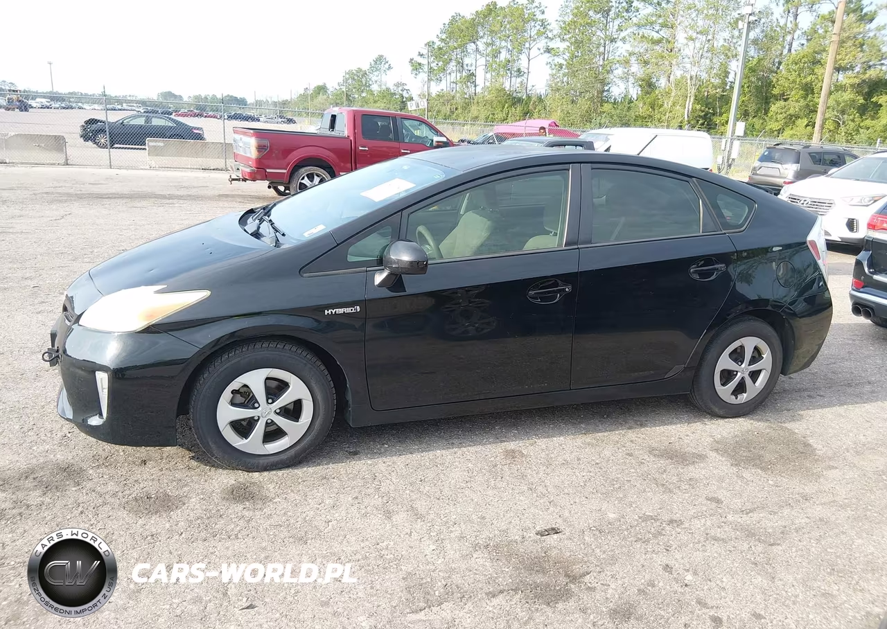 2013 Toyota Prius Two VIN:JTDKN3DU9D5581113 - 14