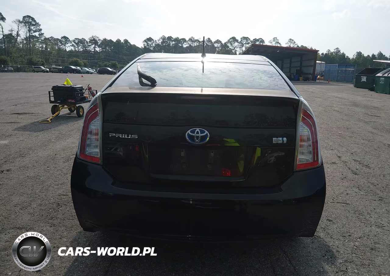 2013 Toyota Prius Two VIN:JTDKN3DU9D5581113 - 16