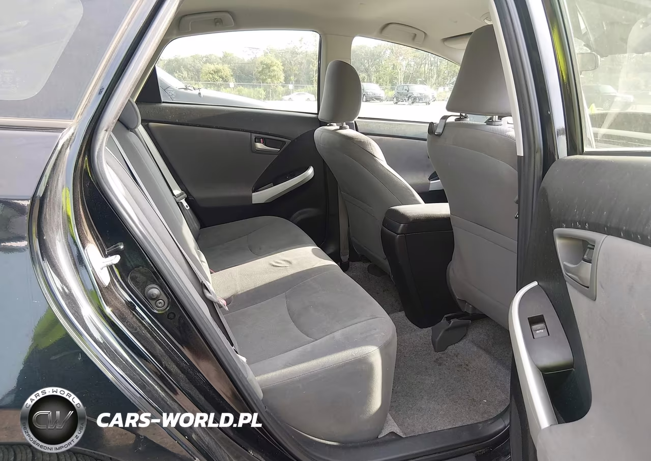 2013 Toyota Prius Two VIN:JTDKN3DU9D5581113 - 8