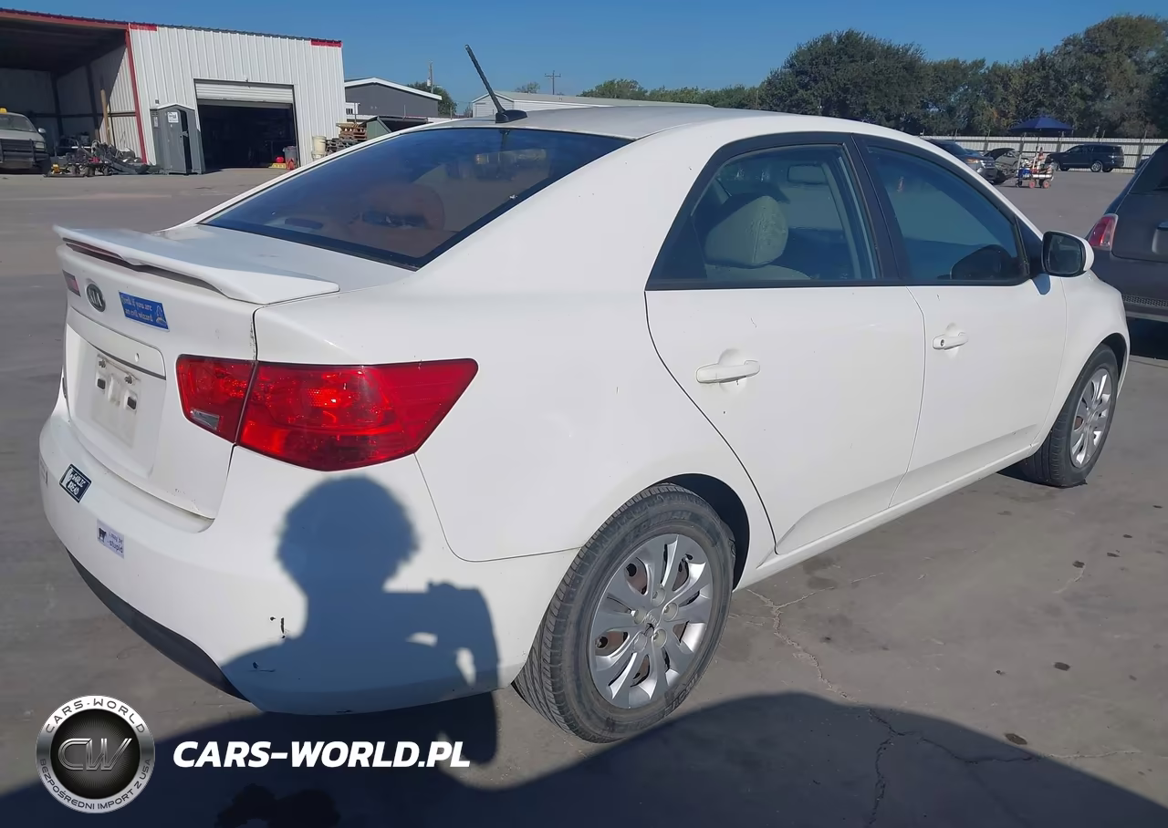 2011 Kia Forte Lx VIN:KNAFT4A23B5885855 - 4