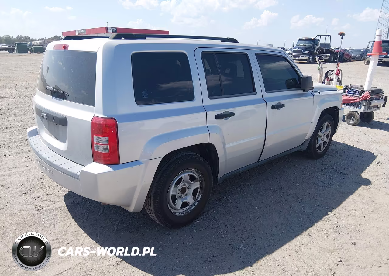 2008 Jeep Patriot Sport VIN:1J8FT28088D799041 - 4