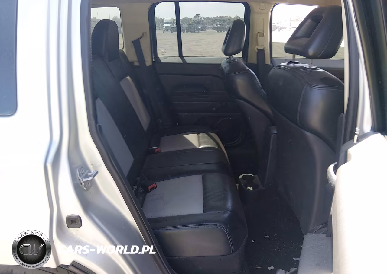2008 Jeep Patriot Sport VIN:1J8FT28088D799041 - 8
