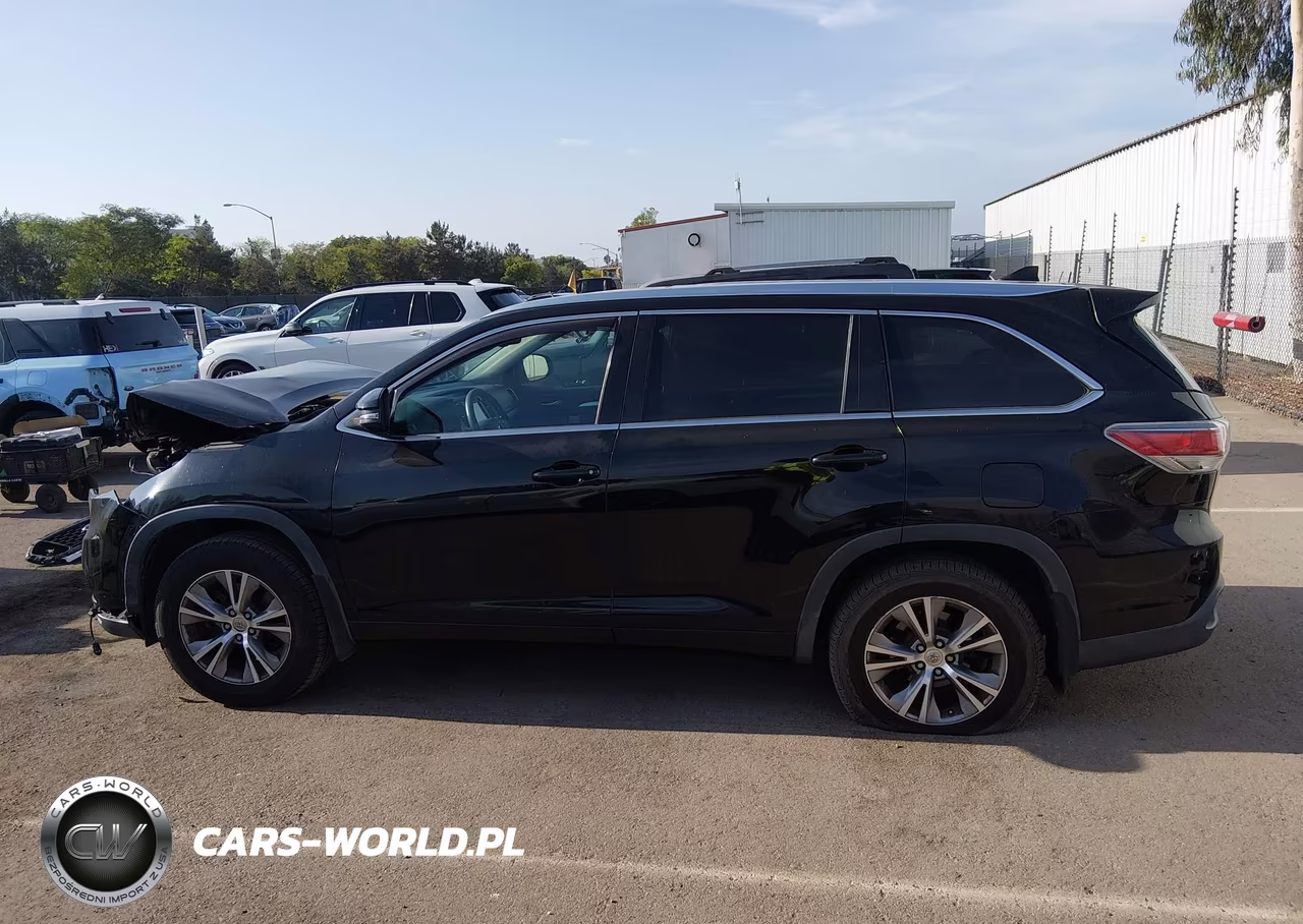 2015 Toyota Highlander Xle V6 VIN:5TDJKRFH8FS105553 - 15
