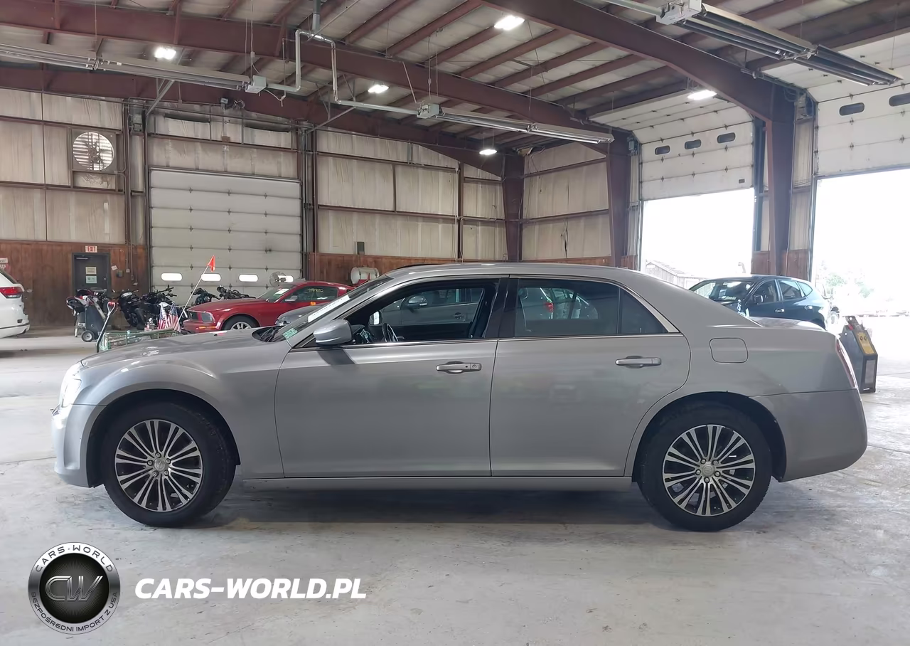 2014 Chrysler 300 300S VIN:2C3CCAGGXEH125575 - 14