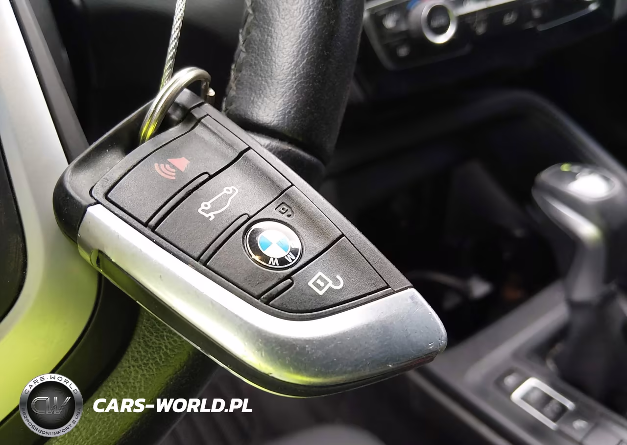 2019 BMW X2 xDrive28I VIN:WBXYJ5C57KEF83635 - 11