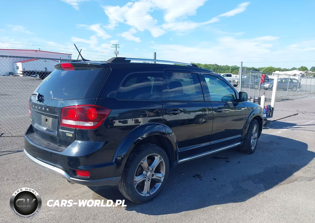 2017 Dodge Journey Crossroad Plus VIN:3C4PDCGG2HT594595 - 4