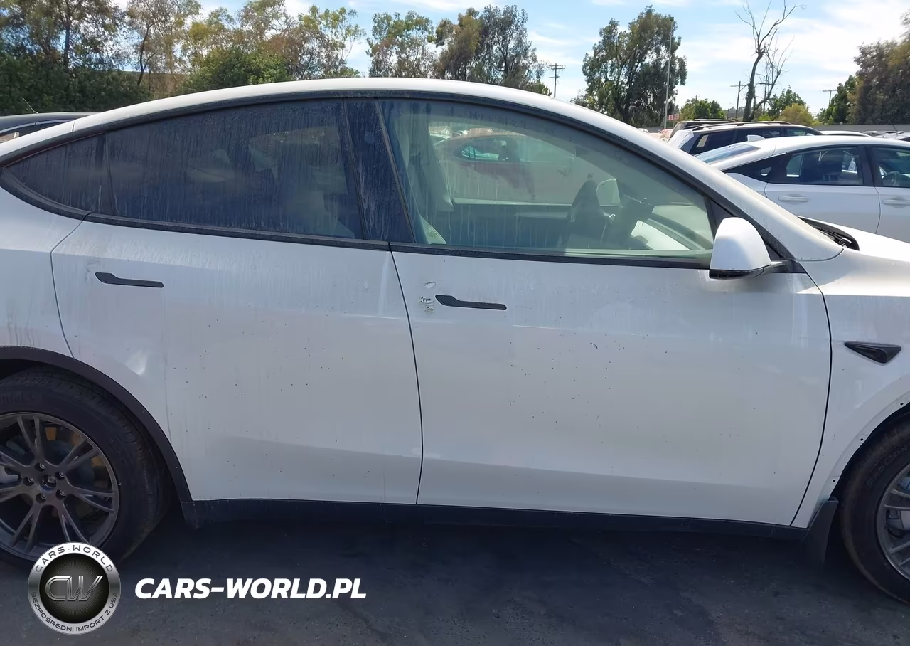 2024 Tesla Model Y Long Range Single Motor Rear-Wheel Drive-Rwd VIN:7SAYGDED8RF126531 - 14