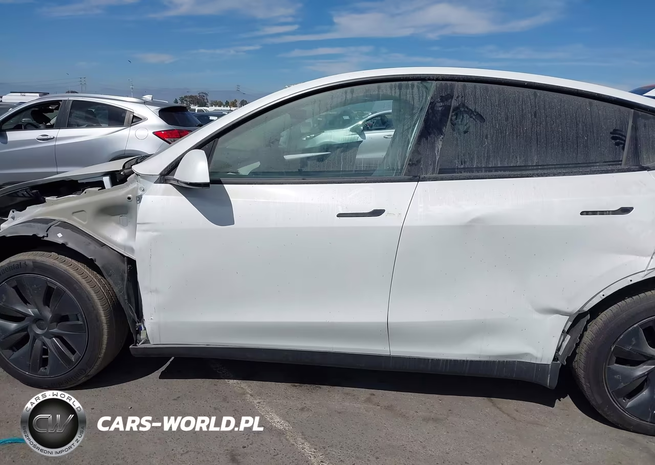 2024 Tesla Model Y Long Range Single Motor Rear-Wheel Drive-Rwd VIN:7SAYGDED8RF126531 - 15
