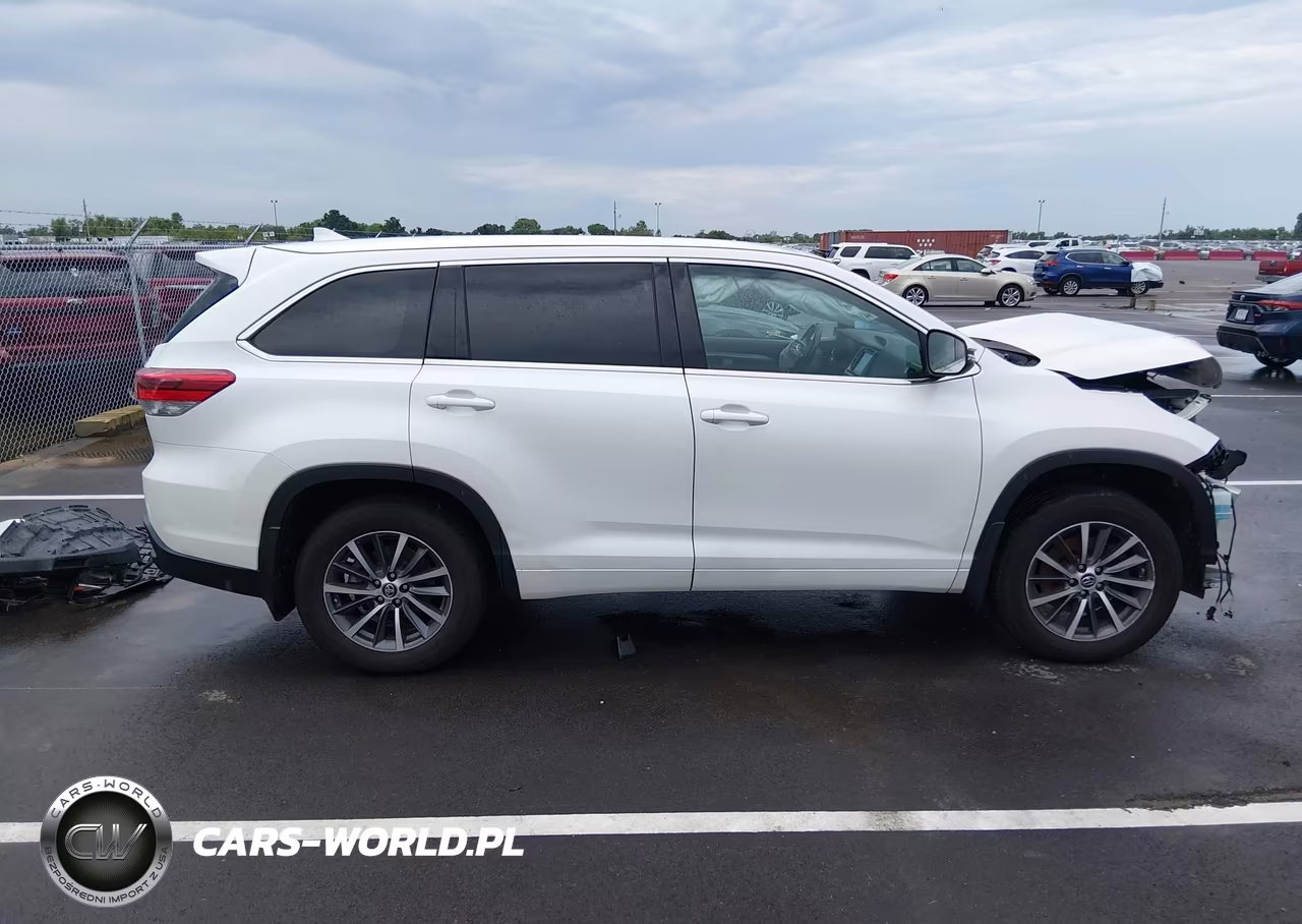 2018 Toyota Highlander Xle VIN:5TDJZRFH1JS875551 - 14