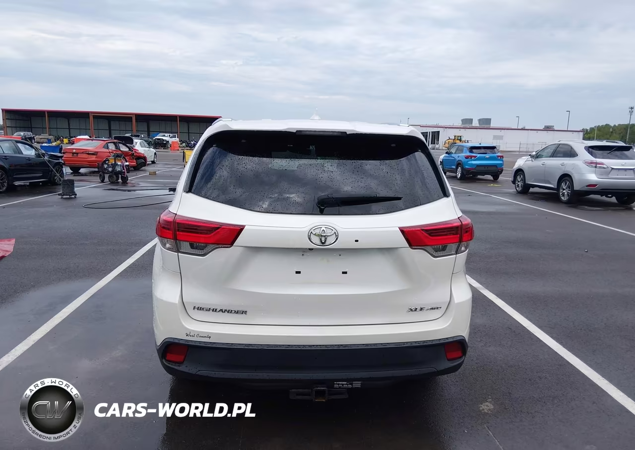 2018 Toyota Highlander Xle VIN:5TDJZRFH1JS875551 - 17