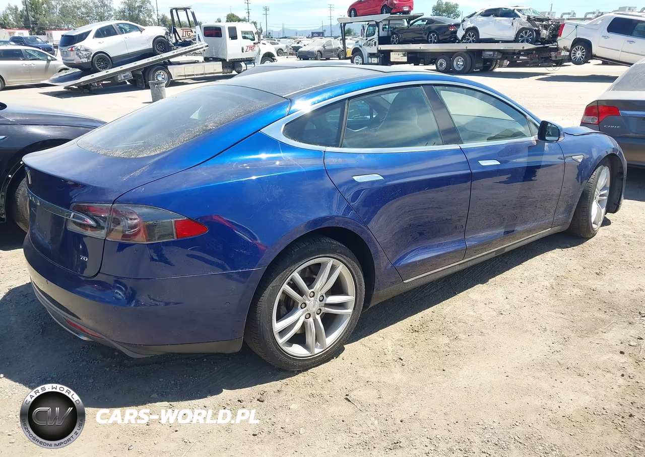 2015 Tesla Model S 60-70-85 VIN:5YJSA1S14FF097926 - 4
