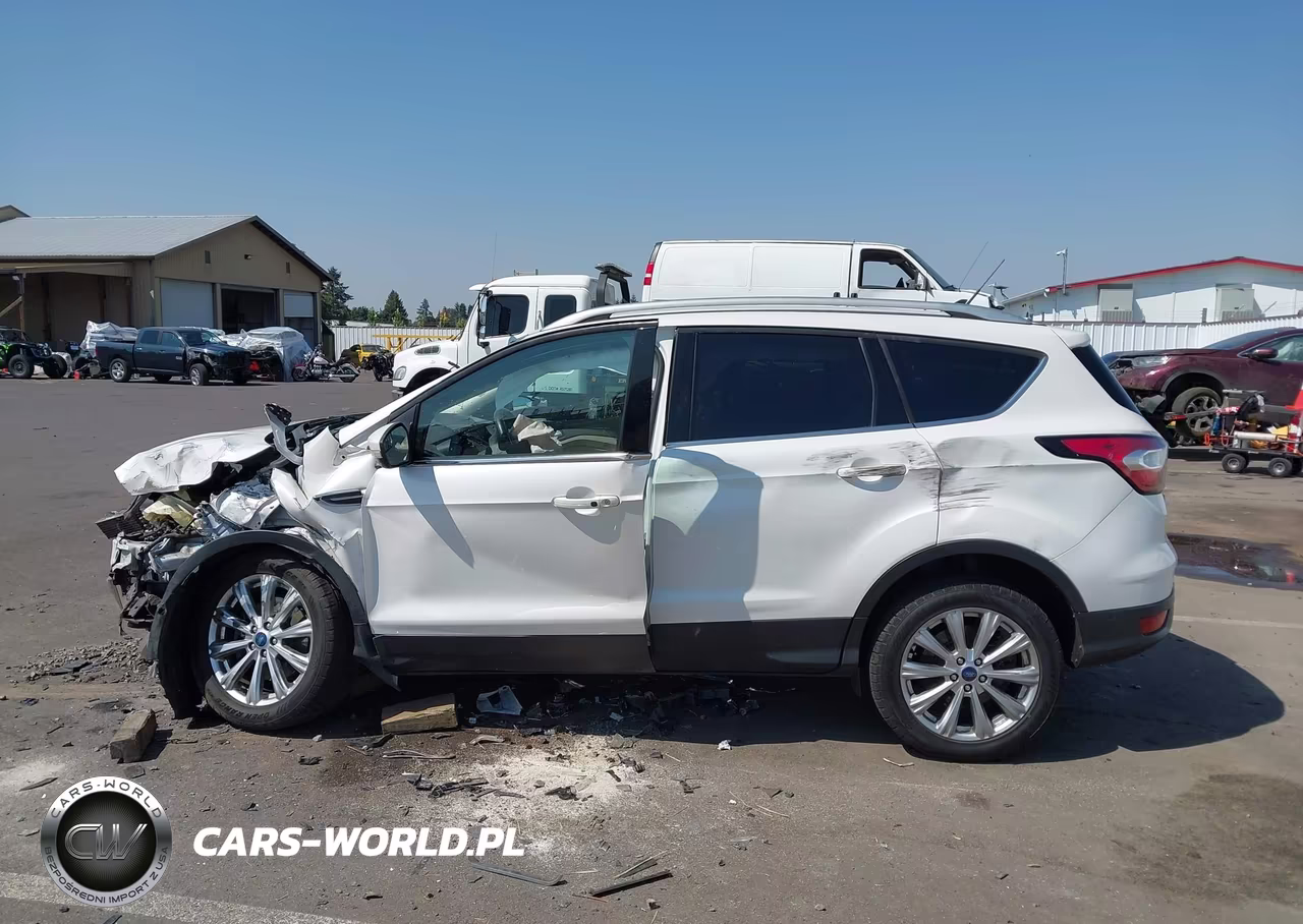 2018 Ford Escape Titanium VIN:1FMCU9J95JUC89806 - 15