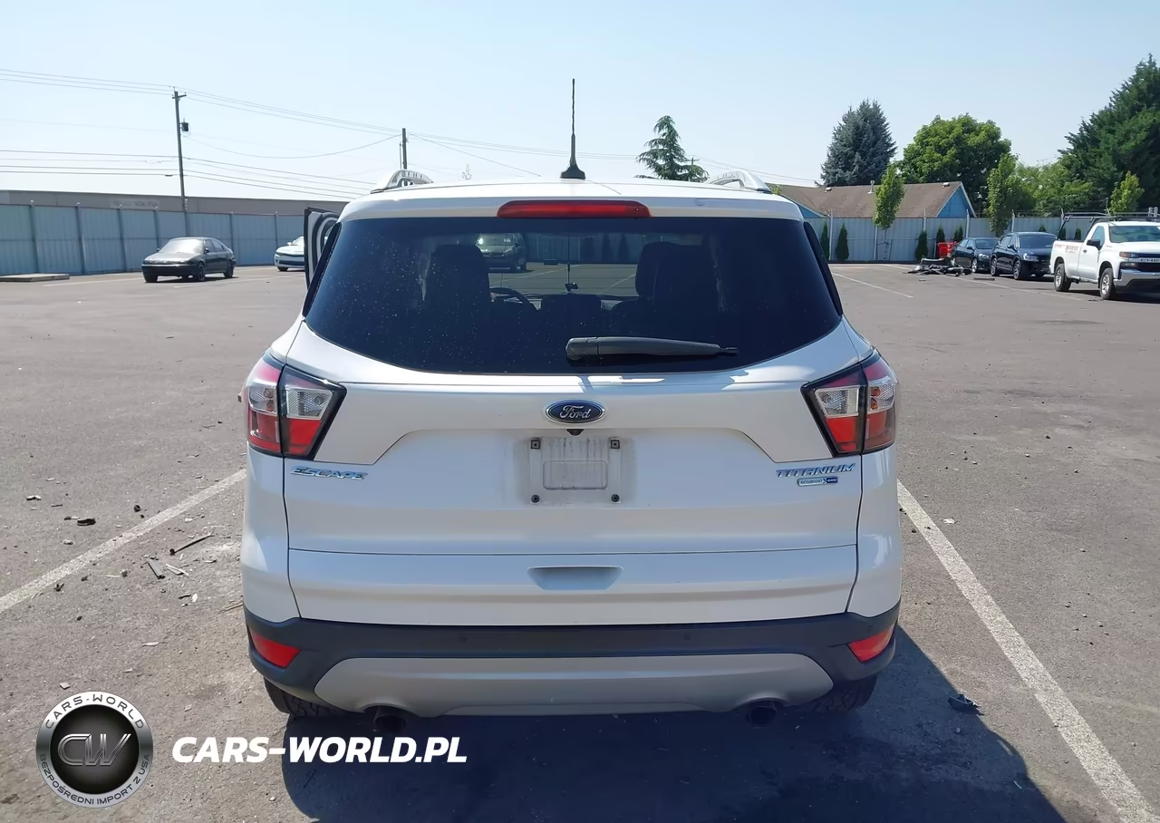 2018 Ford Escape Titanium VIN:1FMCU9J95JUC89806 - 17