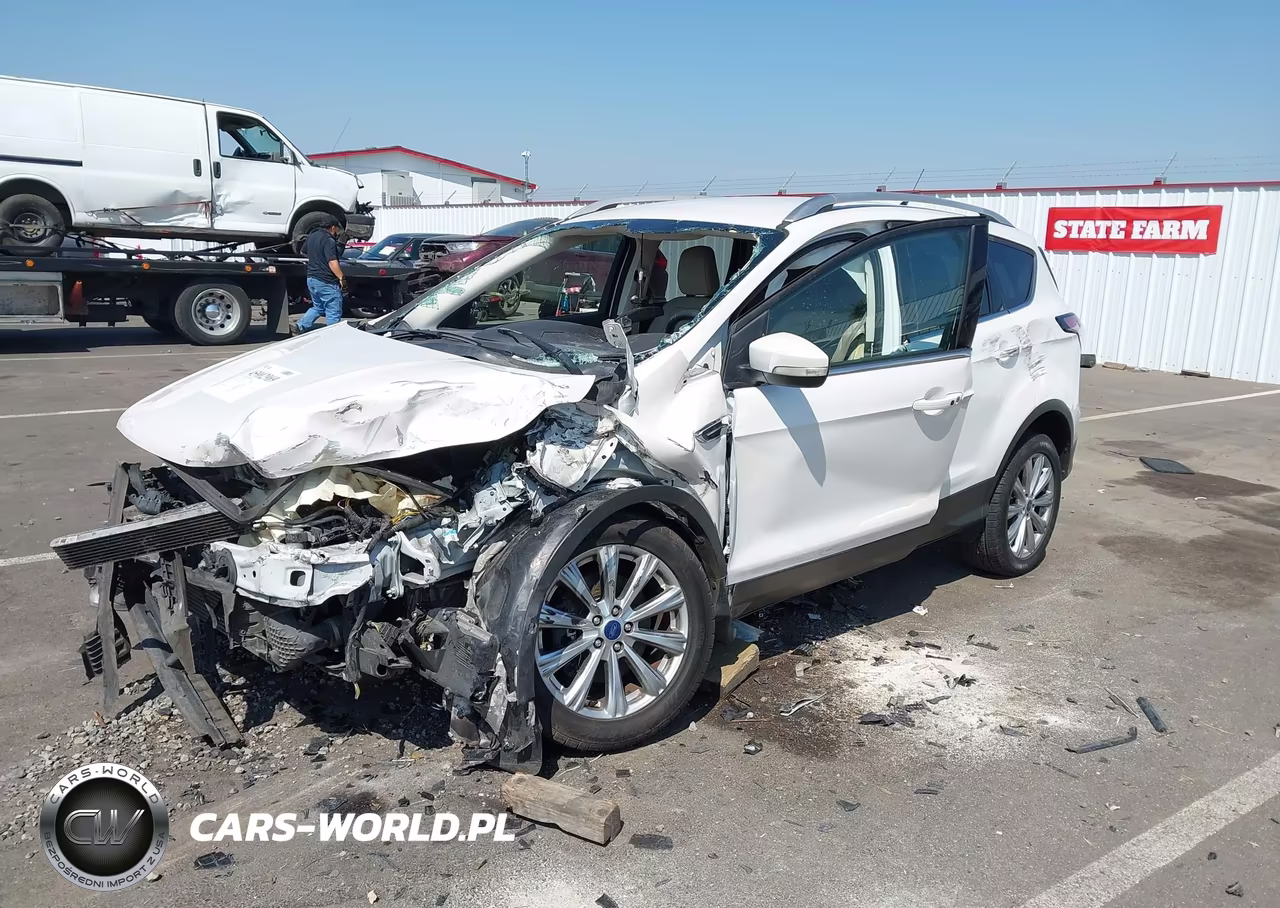 2018 Ford Escape Titanium VIN:1FMCU9J95JUC89806 - 2