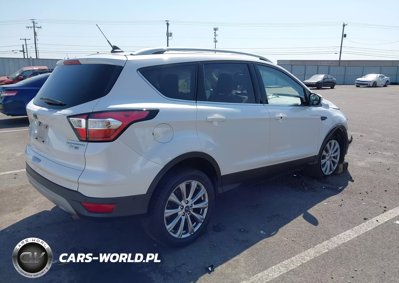 2018 Ford Escape Titanium VIN:1FMCU9J95JUC89806 - 4