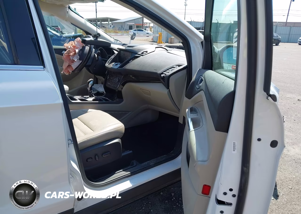 2018 Ford Escape Titanium VIN:1FMCU9J95JUC89806 - 5