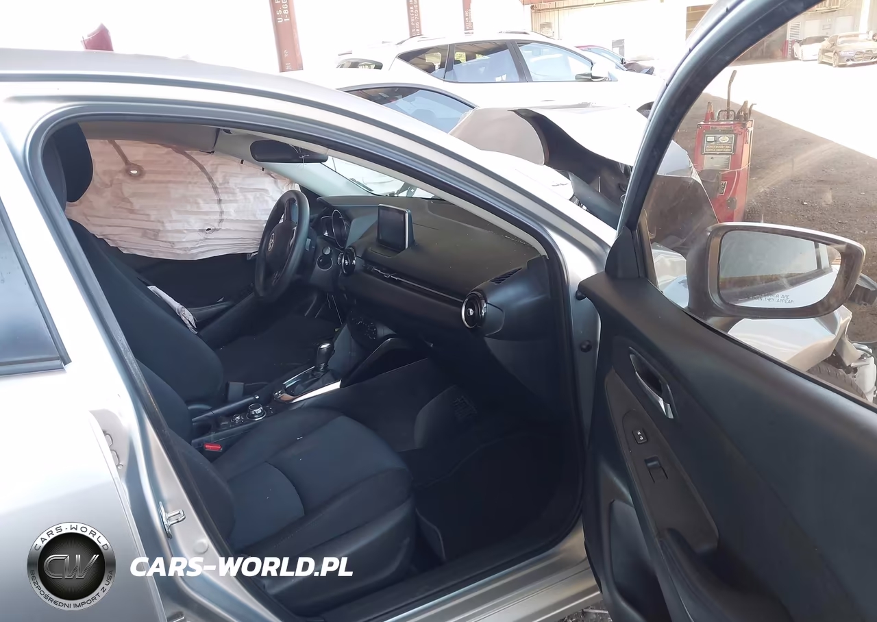 2018 Toyota Yaris Ia VIN:3MYDLBYV6JY322333 - 5