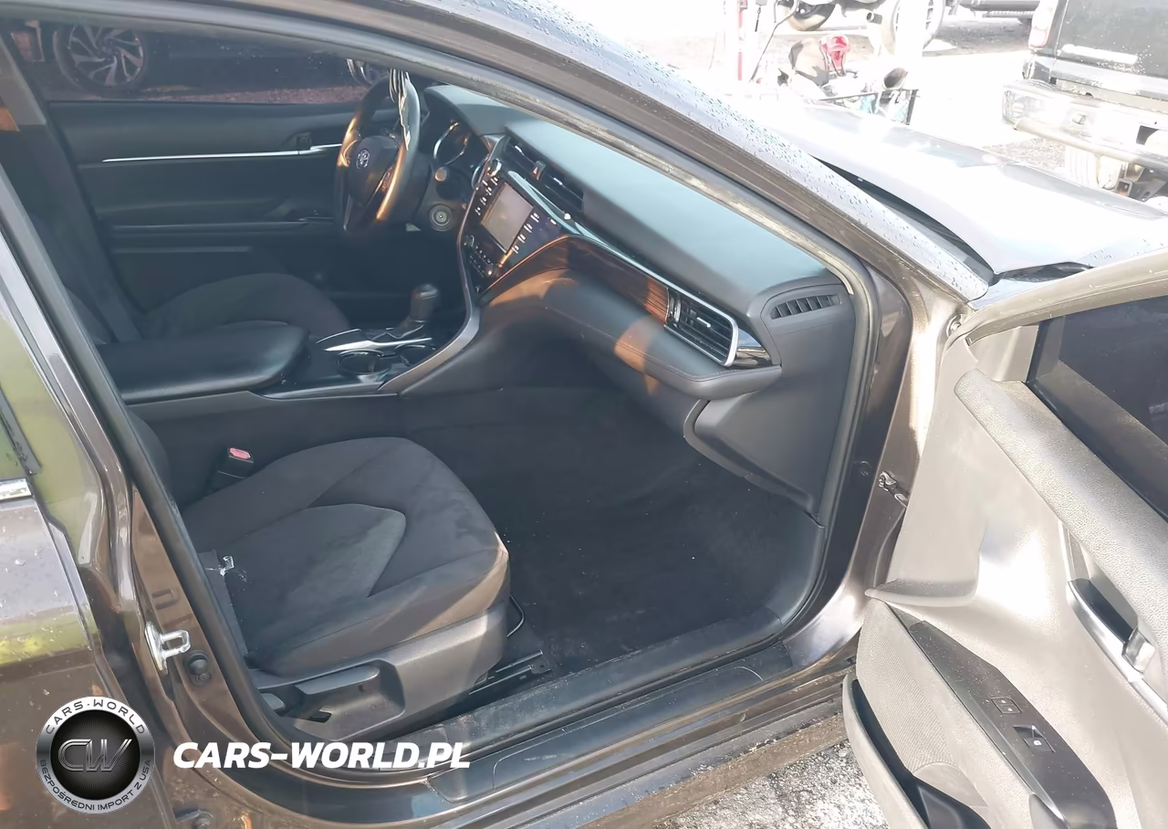2019 Toyota Camry Le VIN:4T1B11HK8KU250398 - 5
