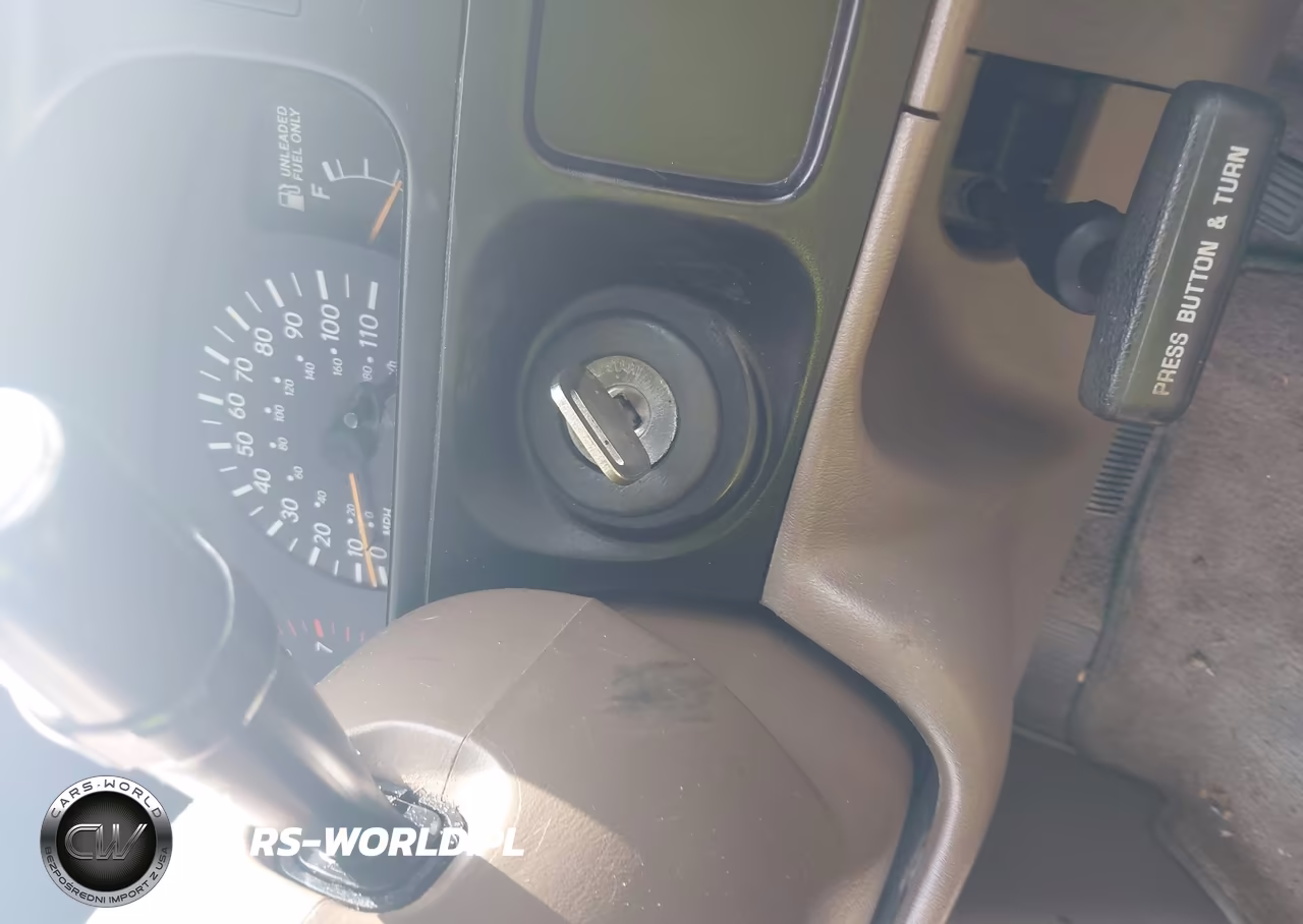 2000 Toyota Tacoma Base V6 VIN:4TAWN72N3YZ637237 - 11
