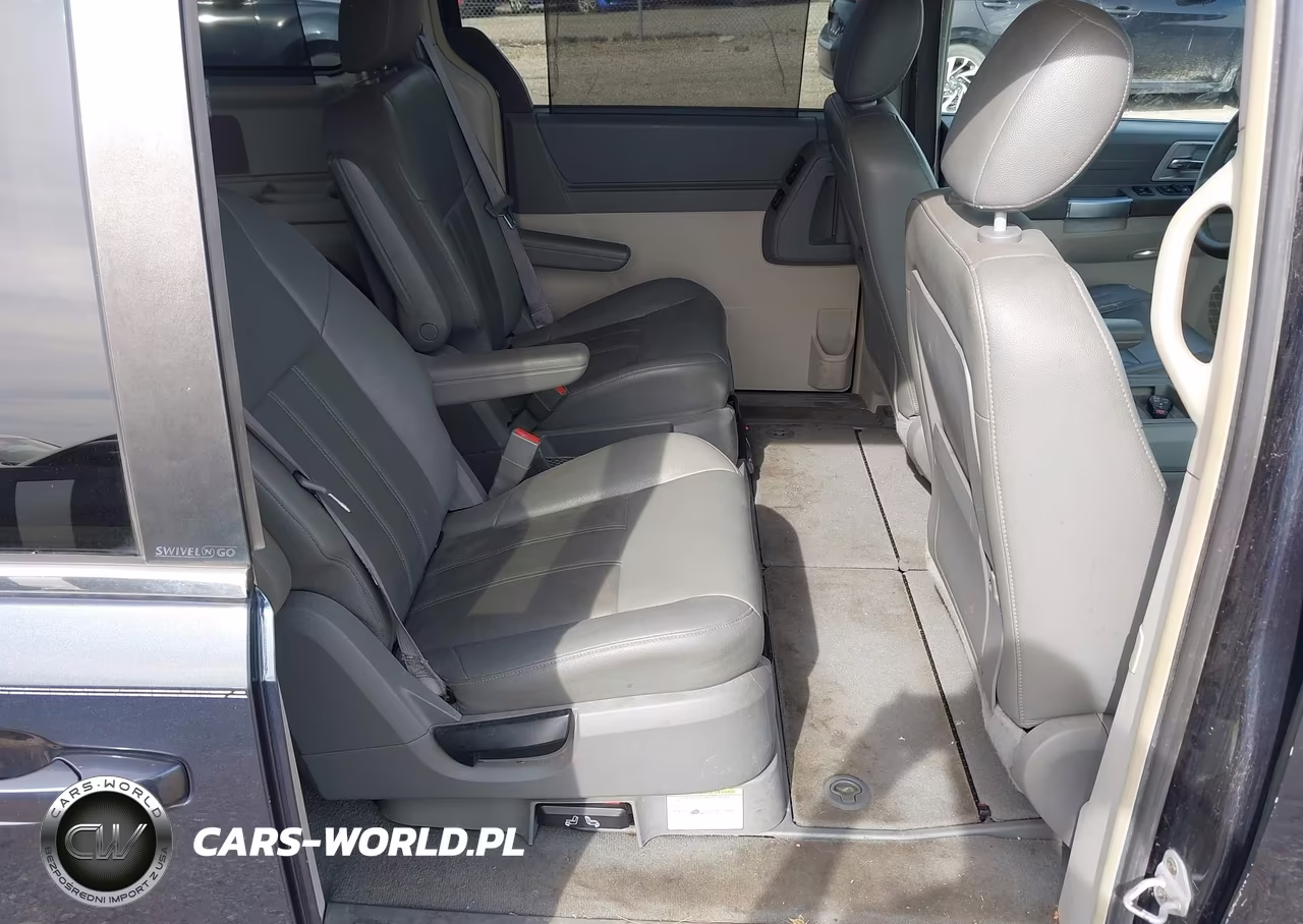 2008 Chrysler Town & Country Touring VIN:2A8HR54P78R699263 - 8