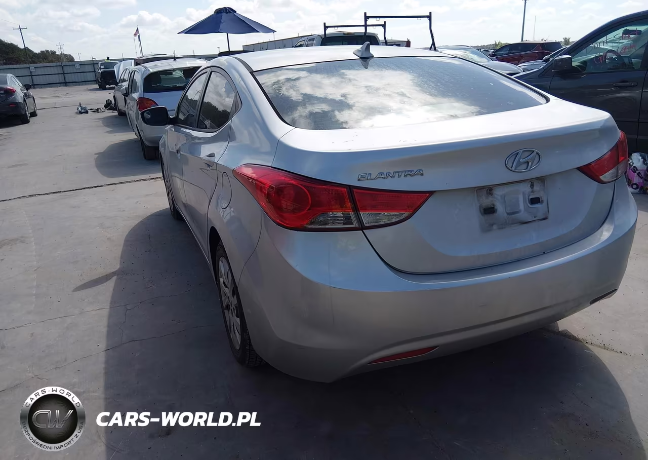 2013 Hyundai Elantra Gls VIN:5NPDH4AE1DH211082 - 3