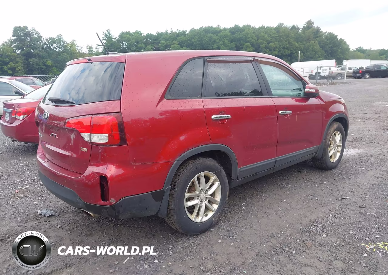 2014 Kia Sorento Lx VIN:5XYKT3A60EG486847 - 4