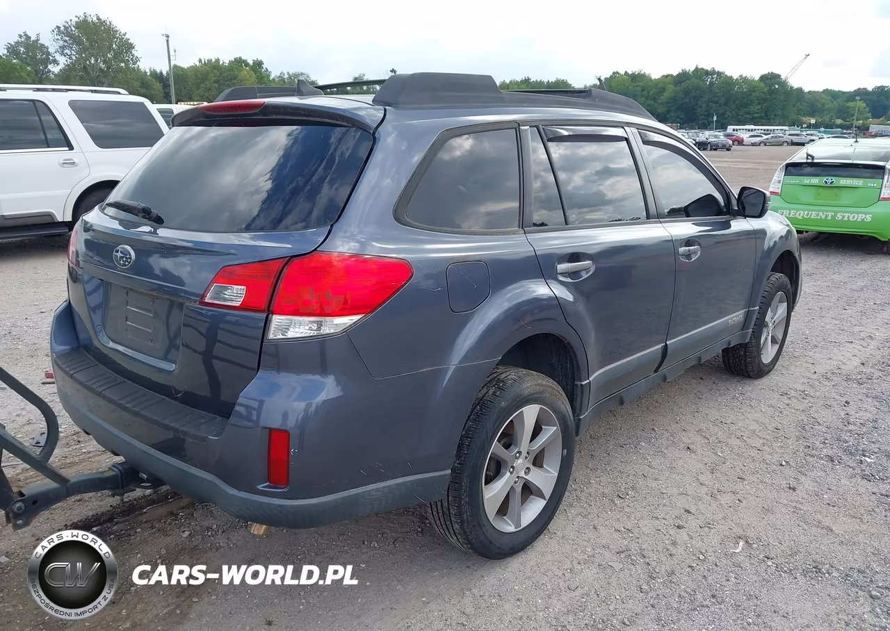 2014 Subaru Outback 3.6R Limited VIN:4S4BRDPCXE2236135 - 4