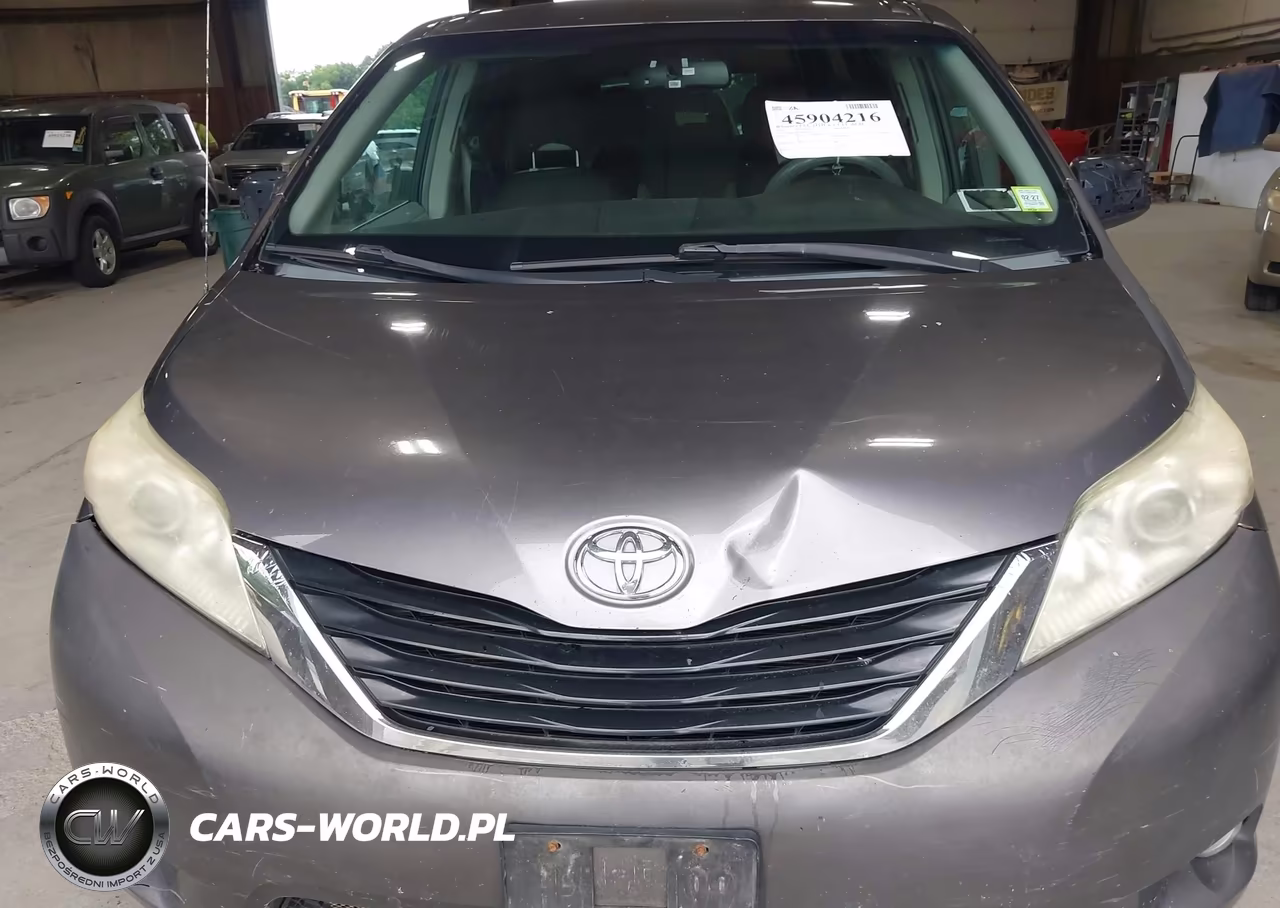2011 Toyota Sienna Base V6 VIN:5TDZK3DC2BS071630 - 14