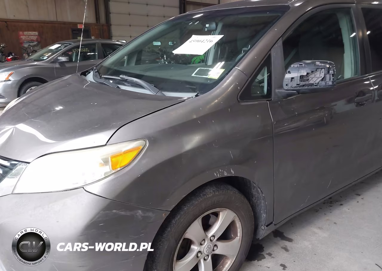 2011 Toyota Sienna Base V6 VIN:5TDZK3DC2BS071630 - 15