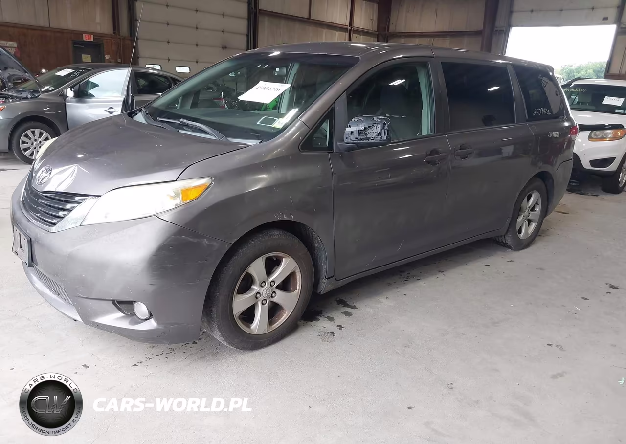 2011 Toyota Sienna Base V6 VIN:5TDZK3DC2BS071630 - 2