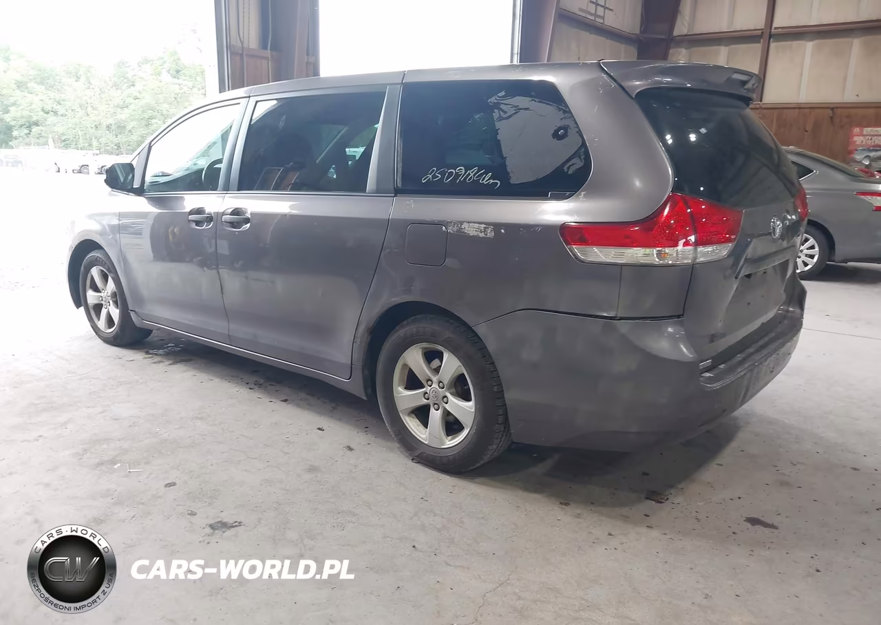 2011 Toyota Sienna Base V6 VIN:5TDZK3DC2BS071630 - 3