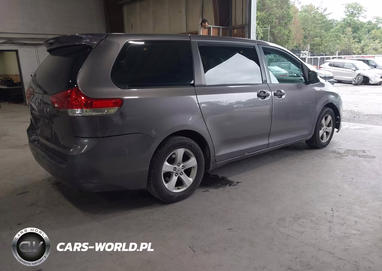2011 Toyota Sienna Base V6 VIN:5TDZK3DC2BS071630 - 4