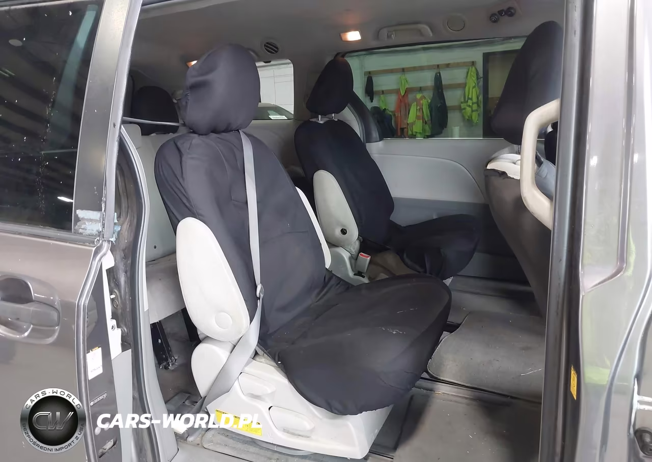 2011 Toyota Sienna Base V6 VIN:5TDZK3DC2BS071630 - 8