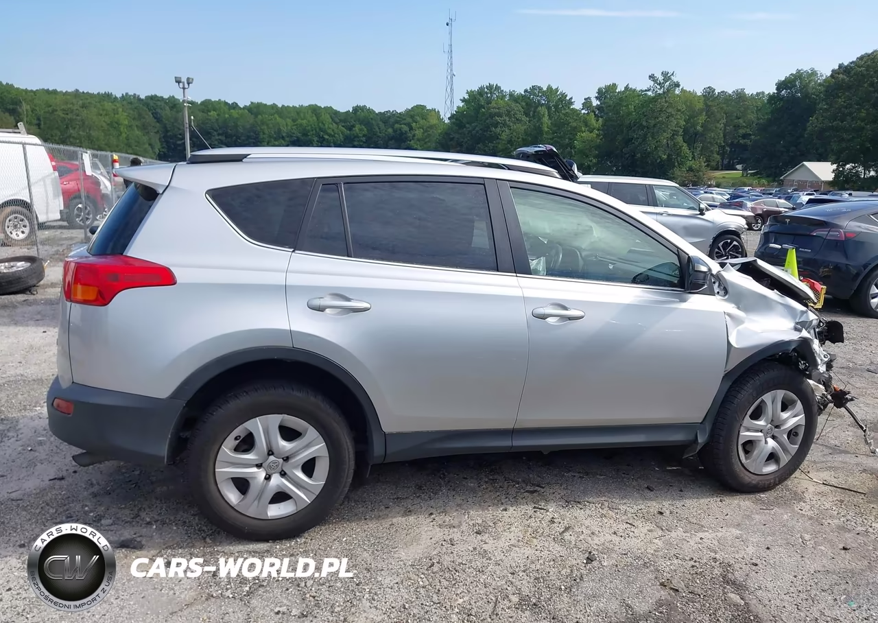 2015 Toyota Rav4 Le VIN:JTMZFREV7FJ030677 - 12