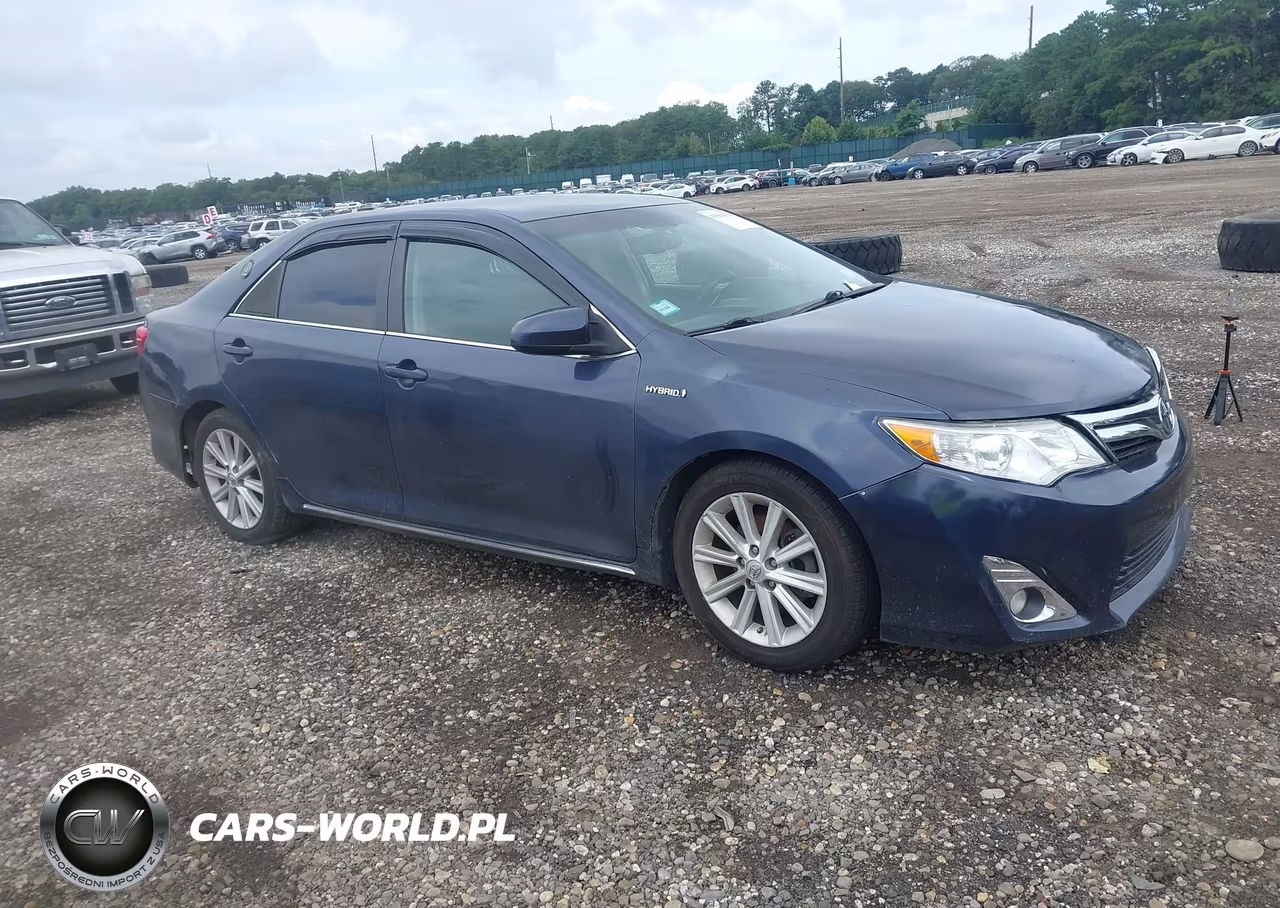 2014 Toyota Camry Hybrid Xle – zdjęcie 1 z 16