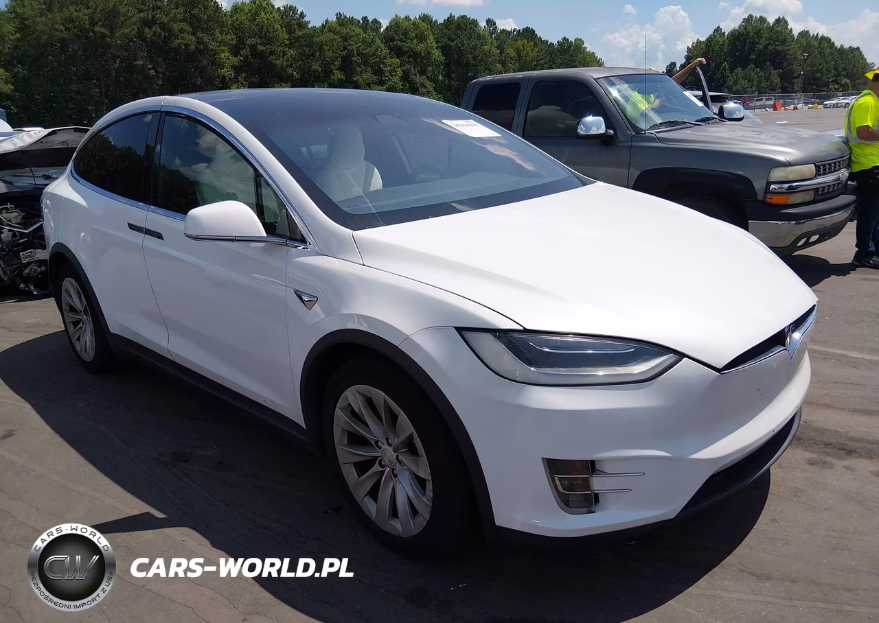 2016 Tesla Model X – zdjęcie 1 z 18