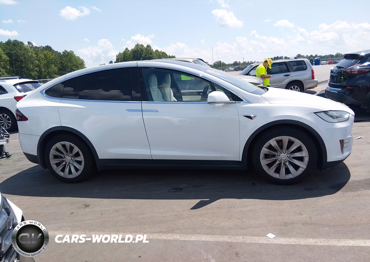2016 Tesla Model X VIN:5YJXCDE20GF026486 - 13
