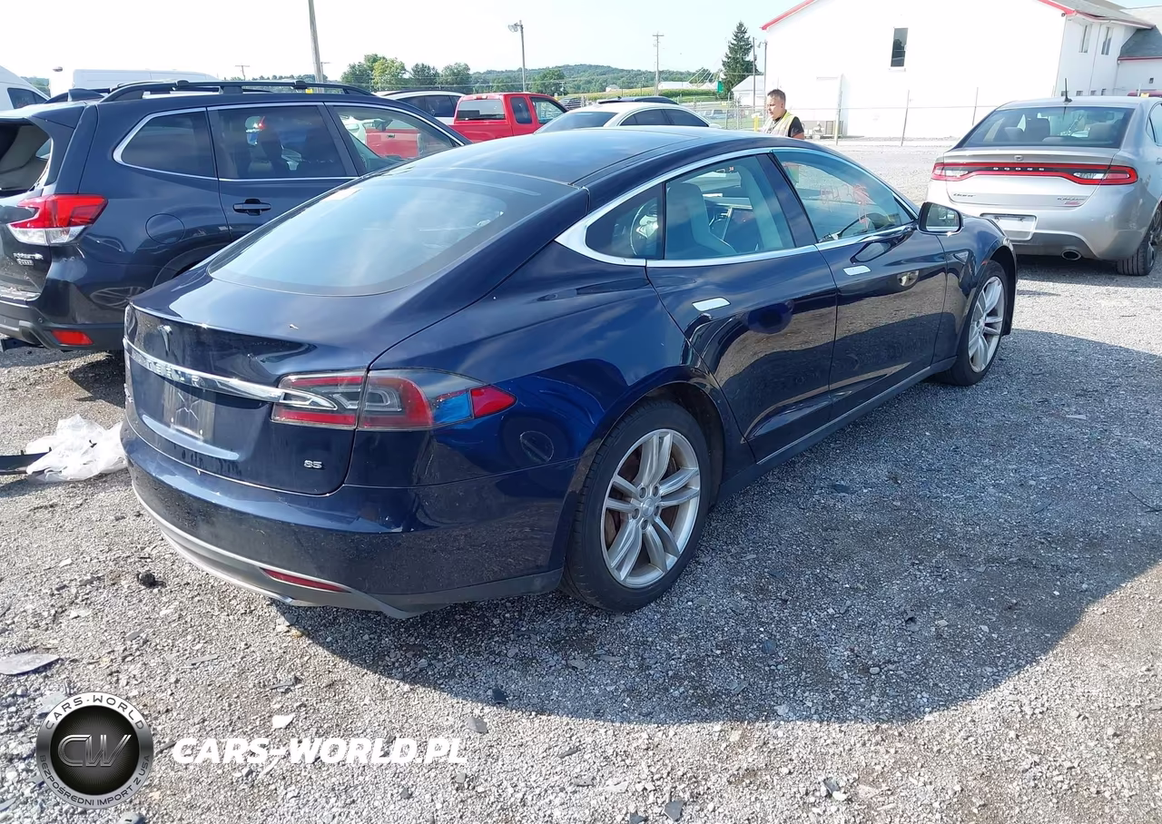 2014 Tesla Model S P85 VIN:5YJSA1H18EFP33320 - 4