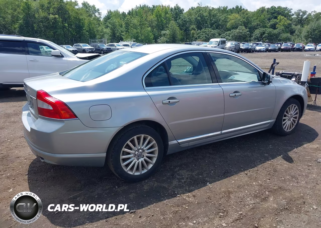2013 Volvo S80 3.2L Premier Plus VIN:YV1940AS6D1165735 - 4
