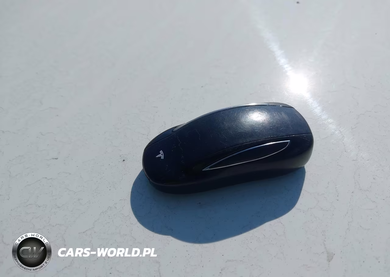 2018 Tesla Model X VIN:5YJXCAE21JF104697 - 11