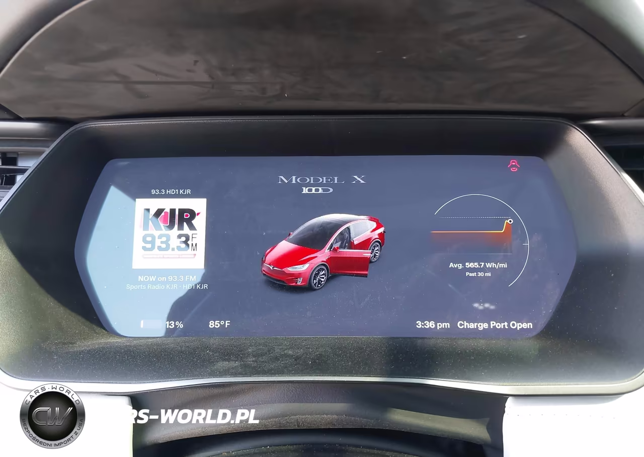 2018 Tesla Model X VIN:5YJXCAE21JF104697 - 7