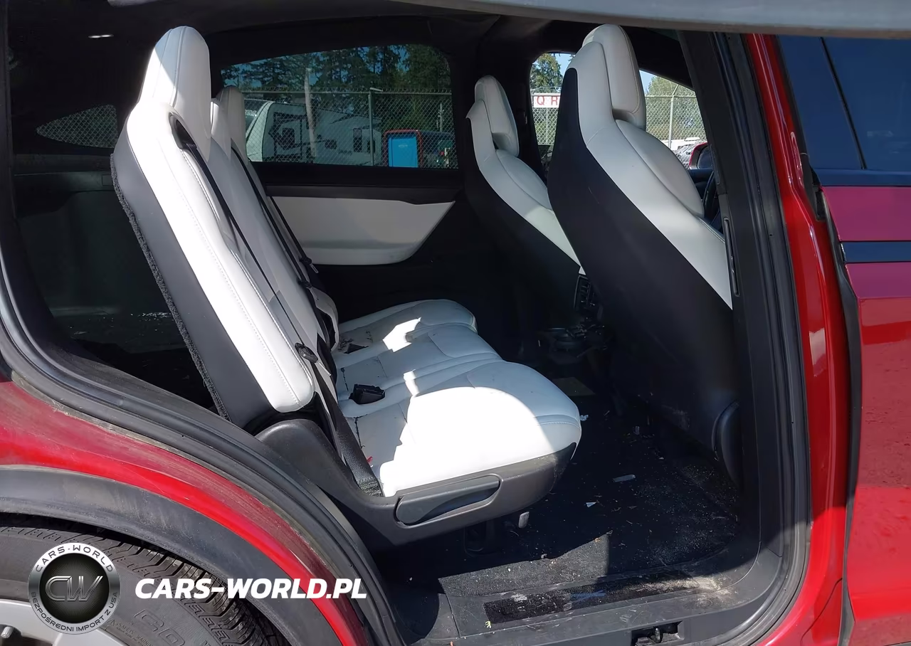 2018 Tesla Model X VIN:5YJXCAE21JF104697 - 8