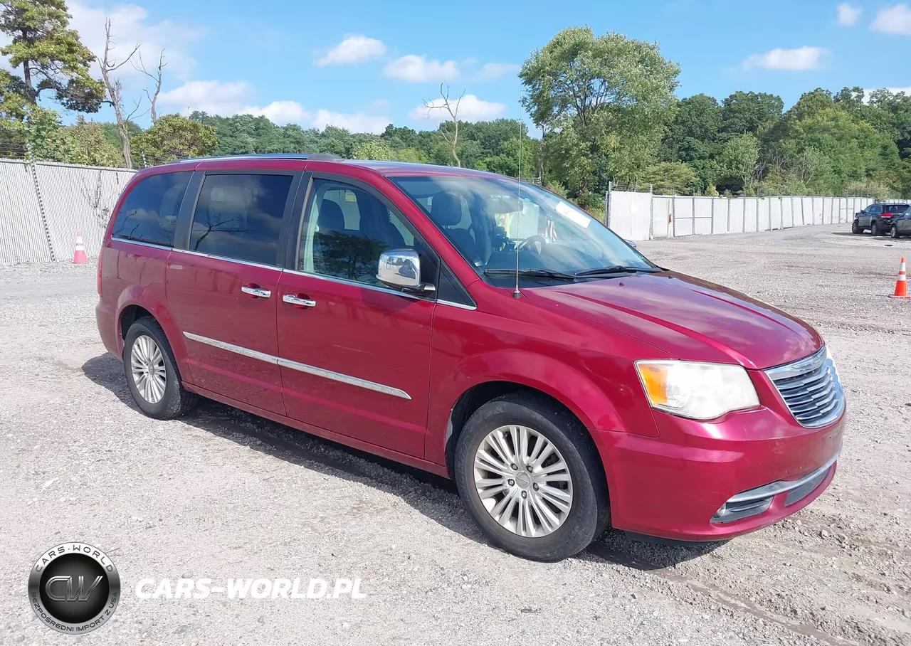 2014 Chrysler Town & Country Limited – zdjęcie 1 z 16