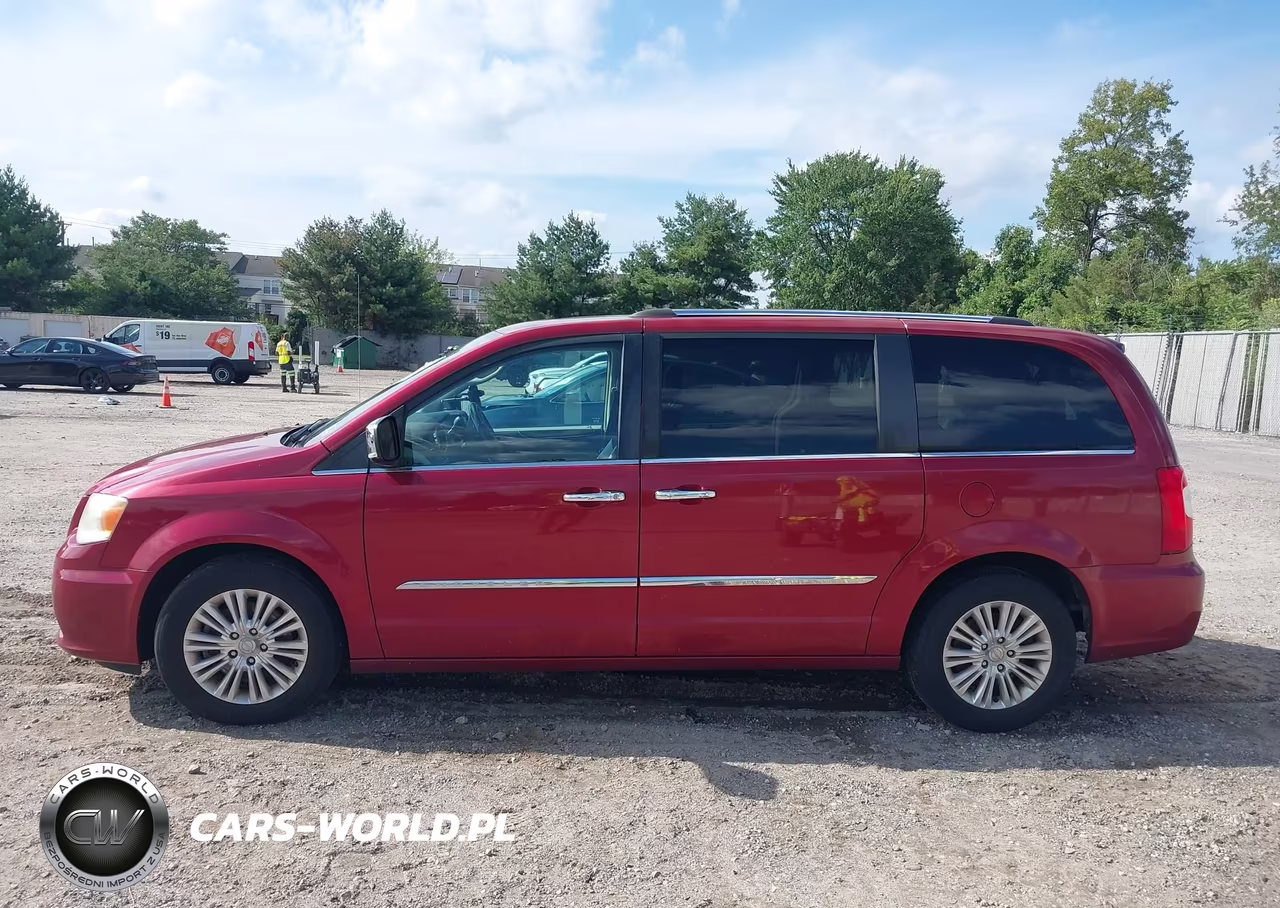 2014 Chrysler Town & Country Limited VIN:2C4RC1GG3ER168543 - 14